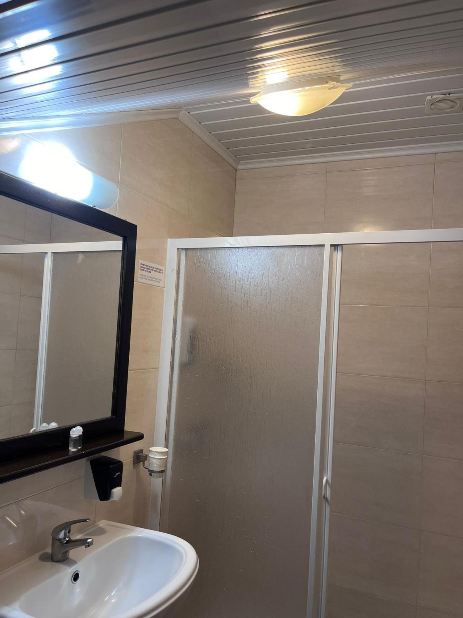 Casa Da Fonte Sagrada Otel Loriga Oda fotoğraf