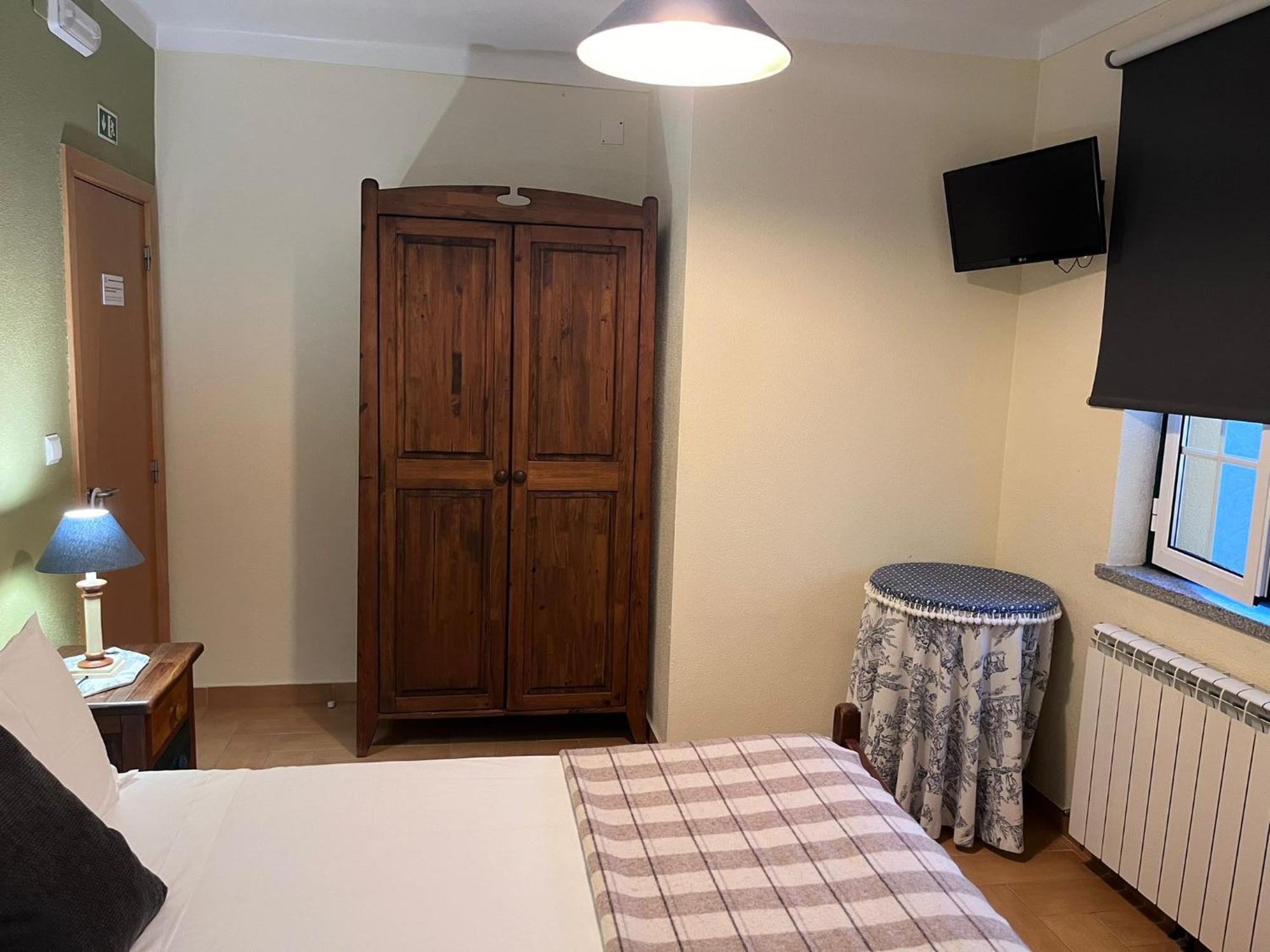 Casa Da Fonte Sagrada Otel Loriga Oda fotoğraf
